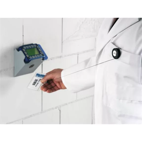 Azonosítókártya-tartó, kihúzható, patentos, DURABLE, fekete