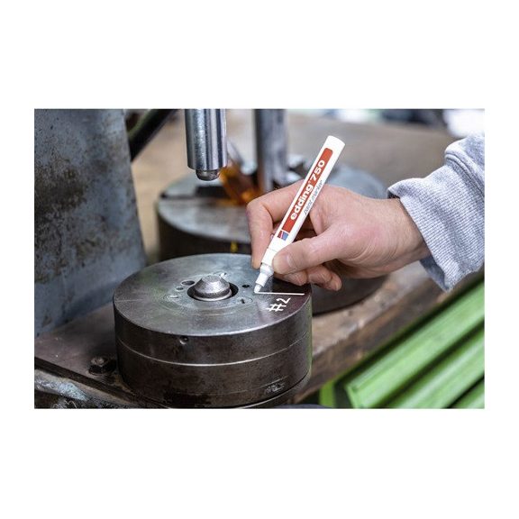 Lakkmarker Edding 750 2-4 mm fehér