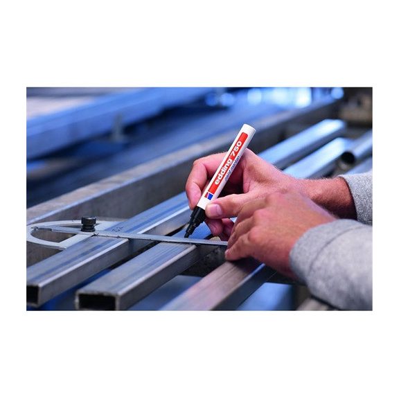 Lakkmarker Edding 750 fekete