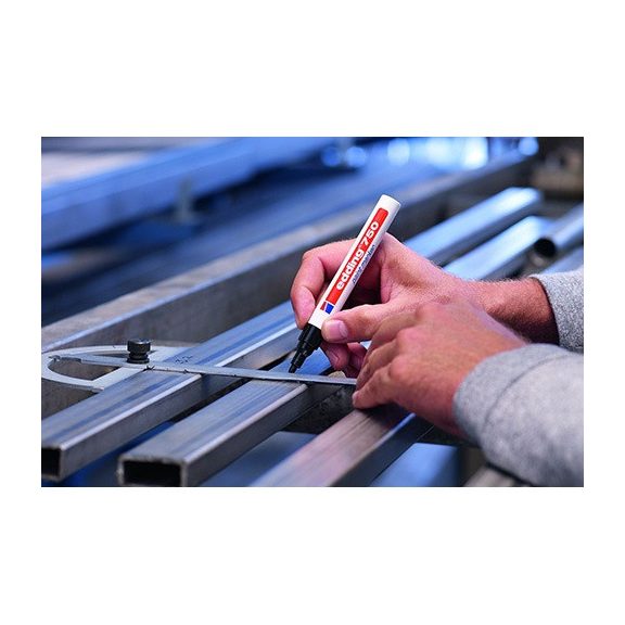 Lakkmarker Edding 750 fekete