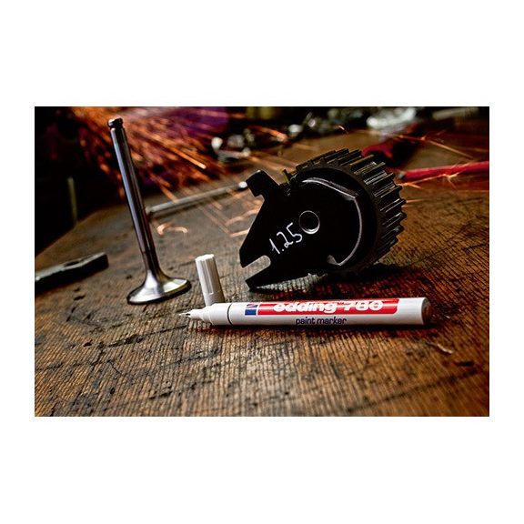 Lakkmarker Edding 780 fehér