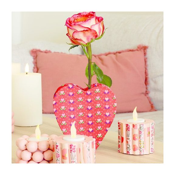 Kreatív decoupage tárgy Clairefontaine Décopatch szív váza 13x5x13cm