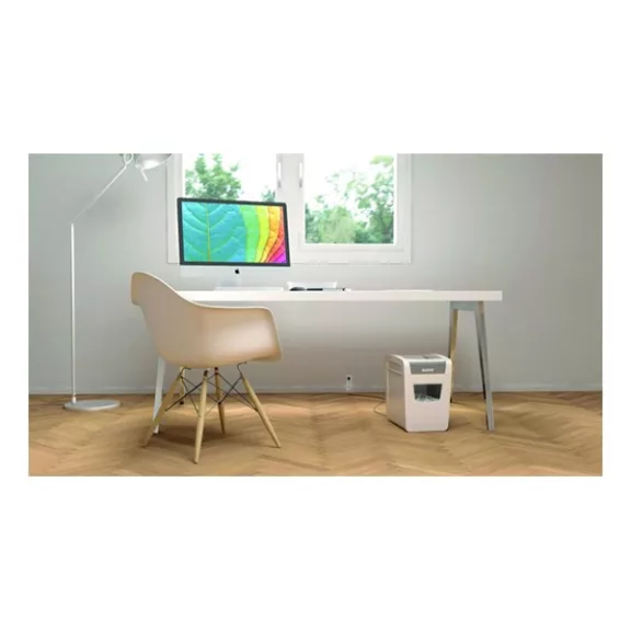 Iratmegsemmisítő LEITZ IQ Slim Home Office konfetti P4 10 lap fehér Iratmegsemmisítő LEITZ IQ Slim Home Office konfetti P4 10 lap fehér