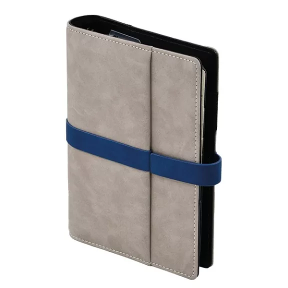 Gyűrűs kalendárium SATURNUS M225 chamois lapos szürke-kék műbőr 2027. Gyűrűs kalendárium SATURNUS M225 chamois lapos szürke-kék műbőr 2027.